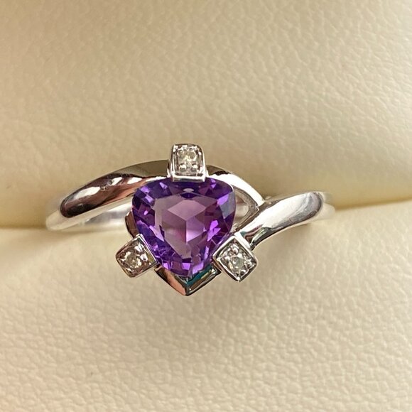 Vtg. 14K White Gold FP Friedman's Inc. 0.75 ct Amethyst & 3 Diamond Ring Sz. 7 - Picture 5 of 15